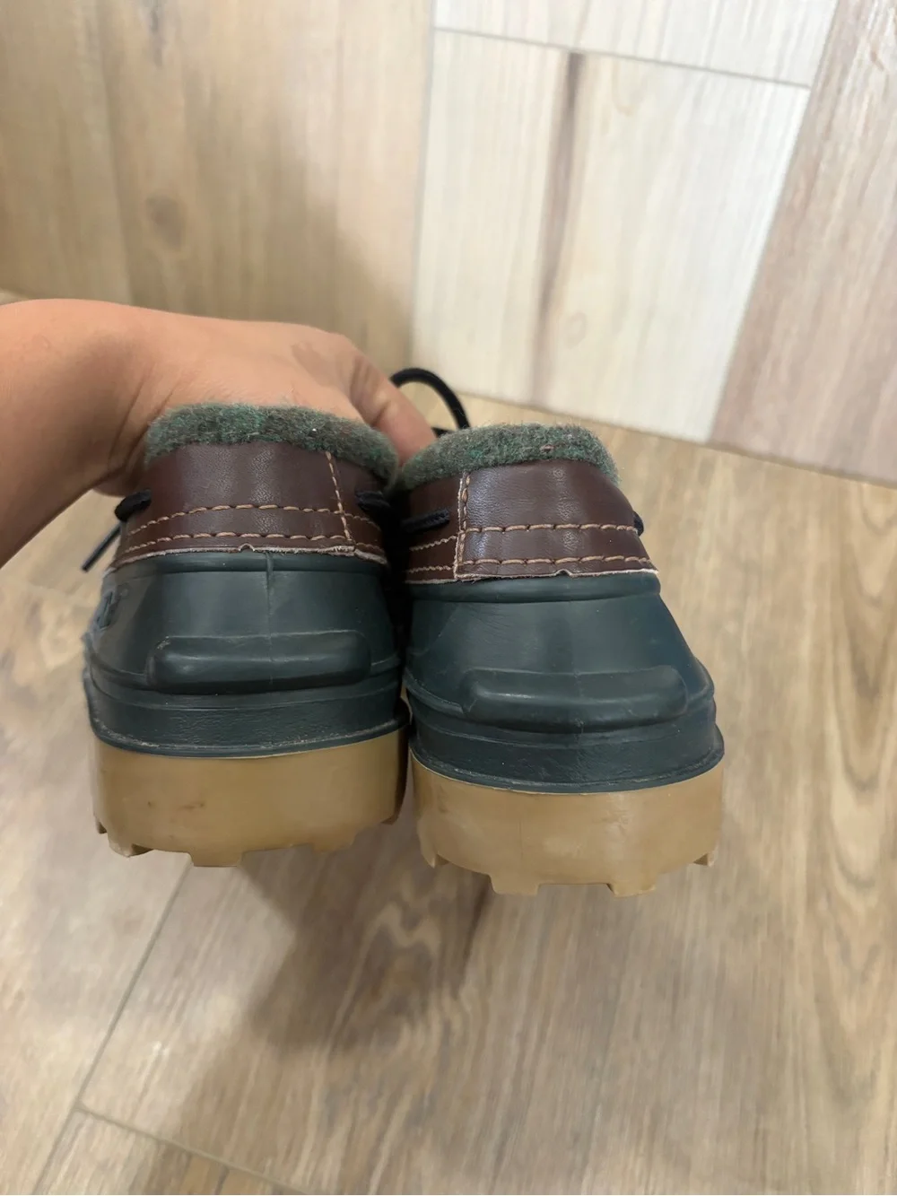 Vintage Orvis made in Canada Green and Brown Low Top Duck Lined Shoes M8 W10